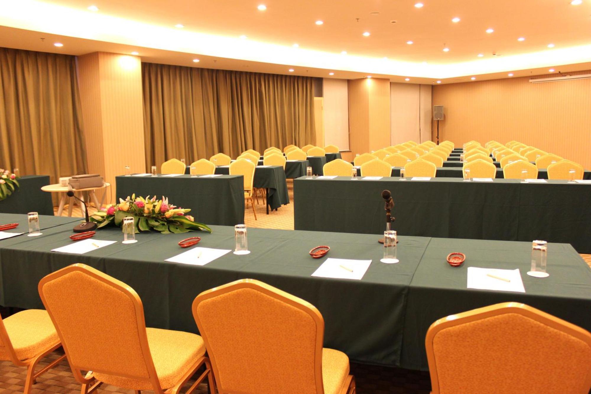Days Inn Guangzhou Exterior photo