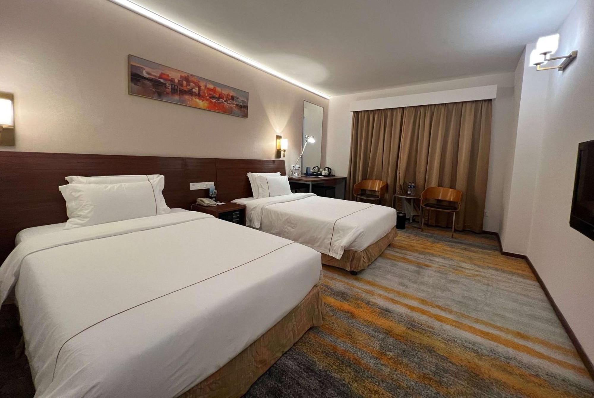 Days Inn Guangzhou Exterior photo