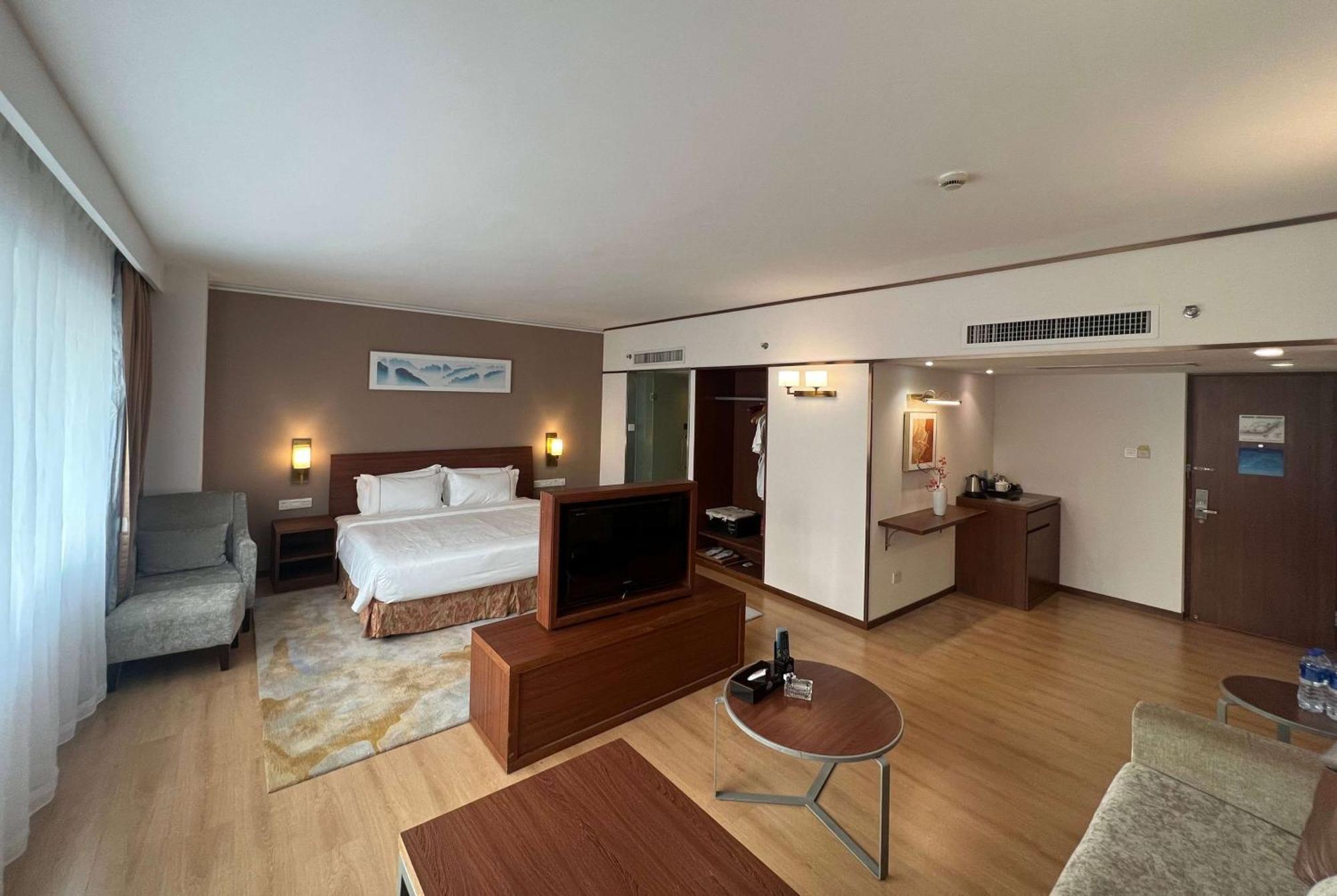 Days Inn Guangzhou Exterior photo